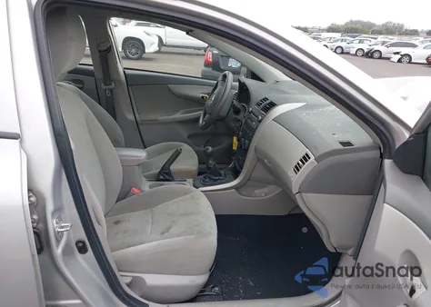 2010 Toyota Corolla z USA, uszkodzony, nr VIN 2T1BU4EE9AC315136